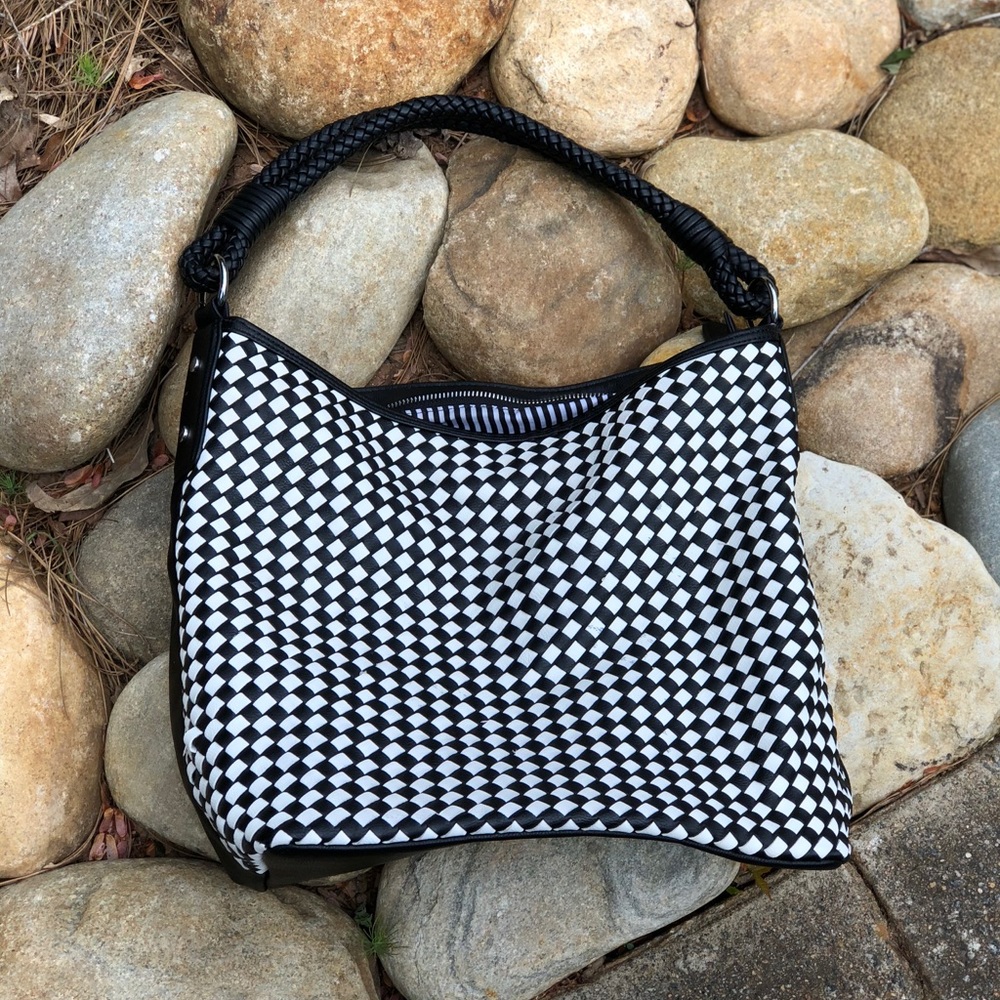 SUPER CUTE blk&whte Checkerboard Purse!